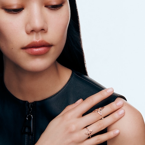 Ombre Blossom Open Ring, Pink Gold and Diamonds in Jewellery's Categories Rings collections by Louis Vuitton (Product zoom)