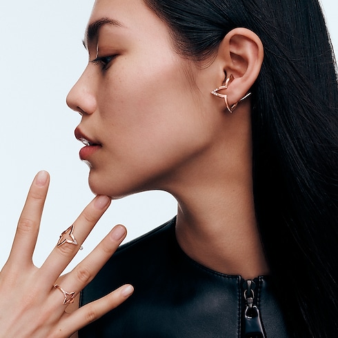 Ombre Blossom Open Ring, Pink Gold and Diamonds in Jewellery's Categories Rings collections by Louis Vuitton (Product zoom)