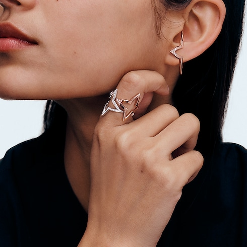 Ombre Blossom Open Ring, White Gold and Diamonds in Jewellery's Categories Rings collections by Louis Vuitton (Product zoom)