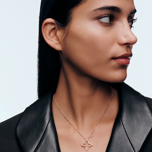 Ombre Blossom Pendant, Pink Gold and Diamonds in Jewellery's Categories Necklaces and Pendants collections by Louis Vuitton (Product zoom)