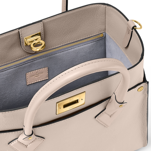 On My Side MM Tote Bag Autres High End in Women's Handbags Handbags collections by Louis Vuitton (Product zoom)