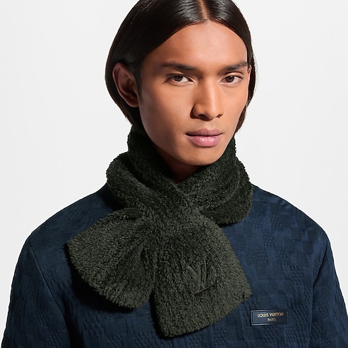 Only LV Mini Comfy Scarf S00 in Men's Accessories All Accessories collections by Louis Vuitton (Product zoom)