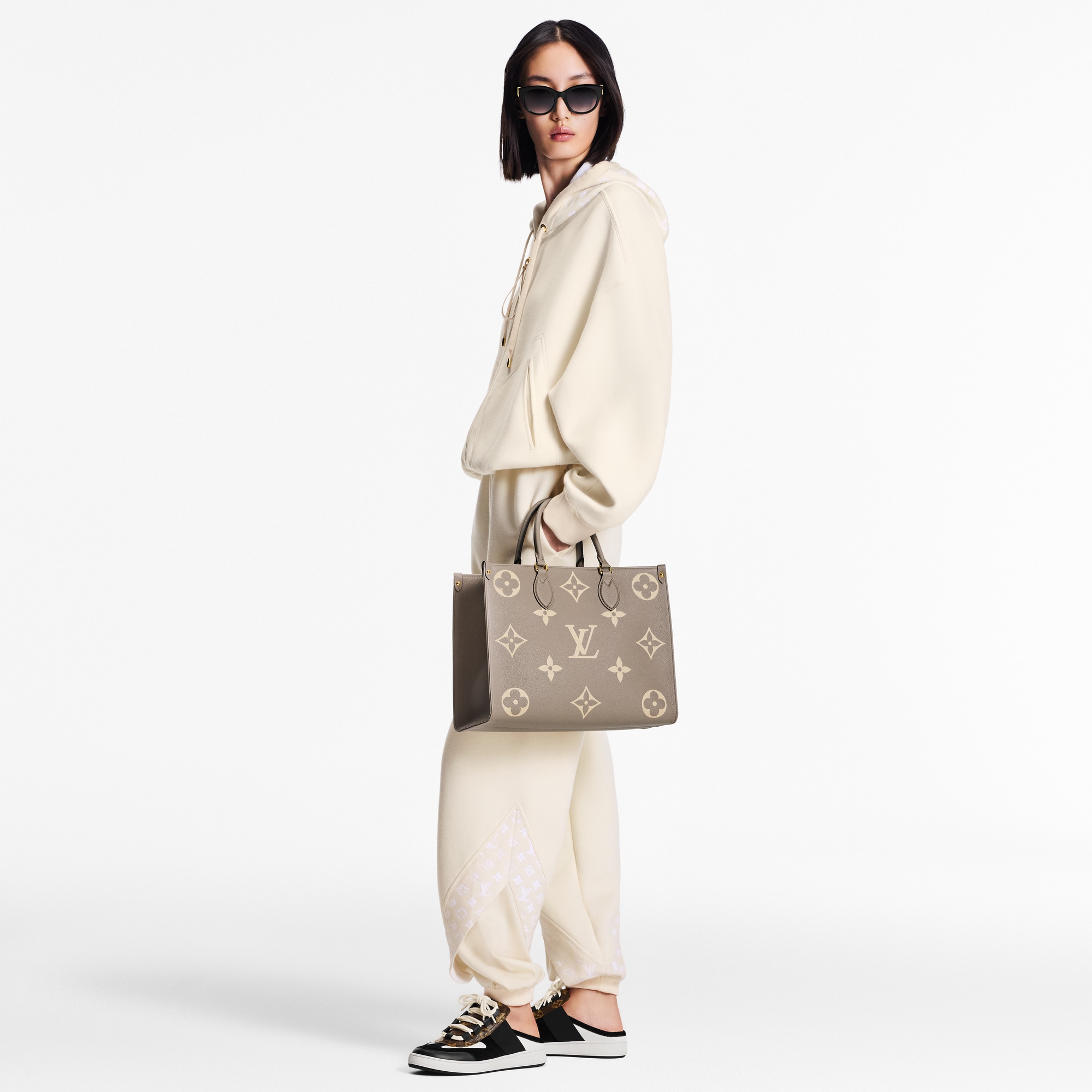 OnTheGo MM Bicolour Monogram Empreinte Leather in Women