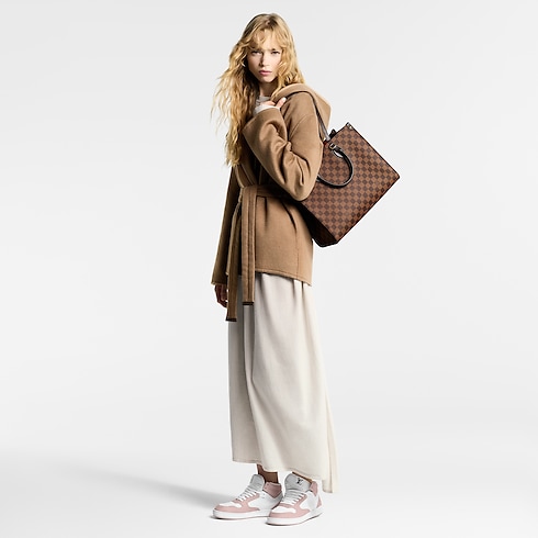 OnTheGo MM Damier Ebene Canvas in Bags and Small Leather Goods's Women Bags LV Icons collections by Louis Vuitton (Product zoom)