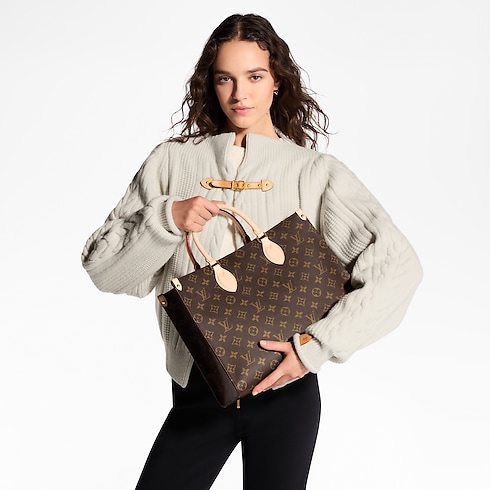 OnTheGo MM Mon Monogram Monogram Canvas in Gifts's Personalization Bags and Small Leather Goods Personalization collections by Louis Vuitton (Product zoom)