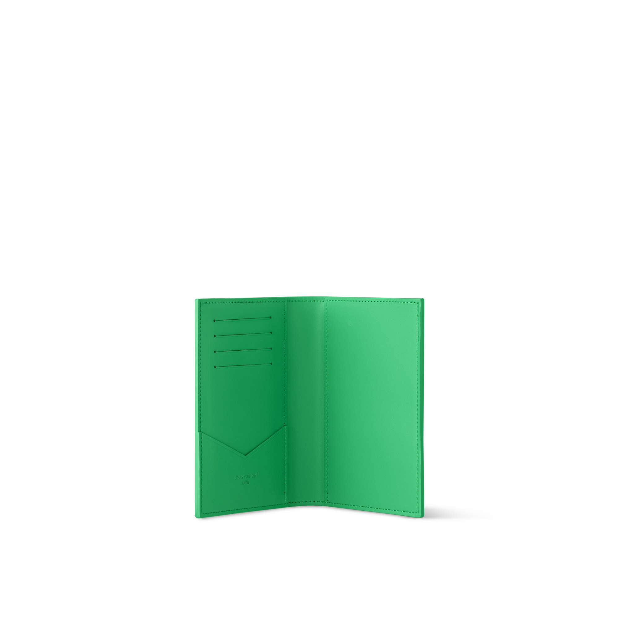 Passport Cover Taurillon Monogram in Men