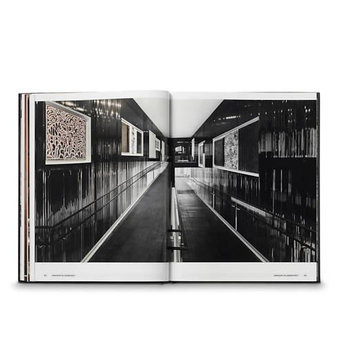 Peter Marino Art Architecture in Trunks, Travel and Home's Library Hard Cover Books collections by Louis Vuitton (Product zoom)