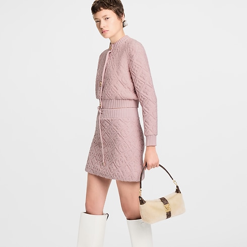 Pochette Mia in Women's Wallets and Small Leather Goods Wallets on Chain and Micro Bags collections by Louis Vuitton (Product zoom)