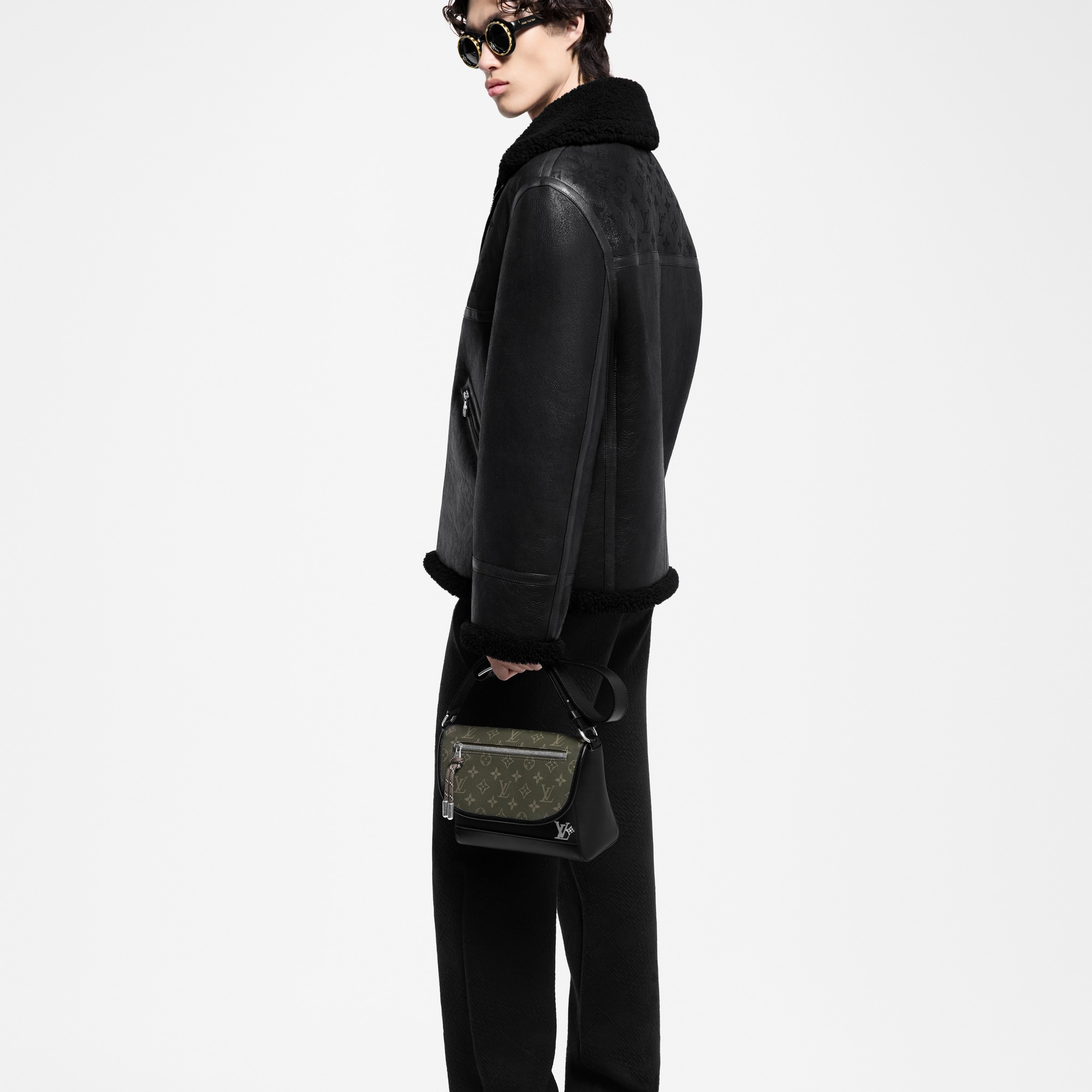 Pulse Messenger Other Leathers in Bags and Small Leather Goods