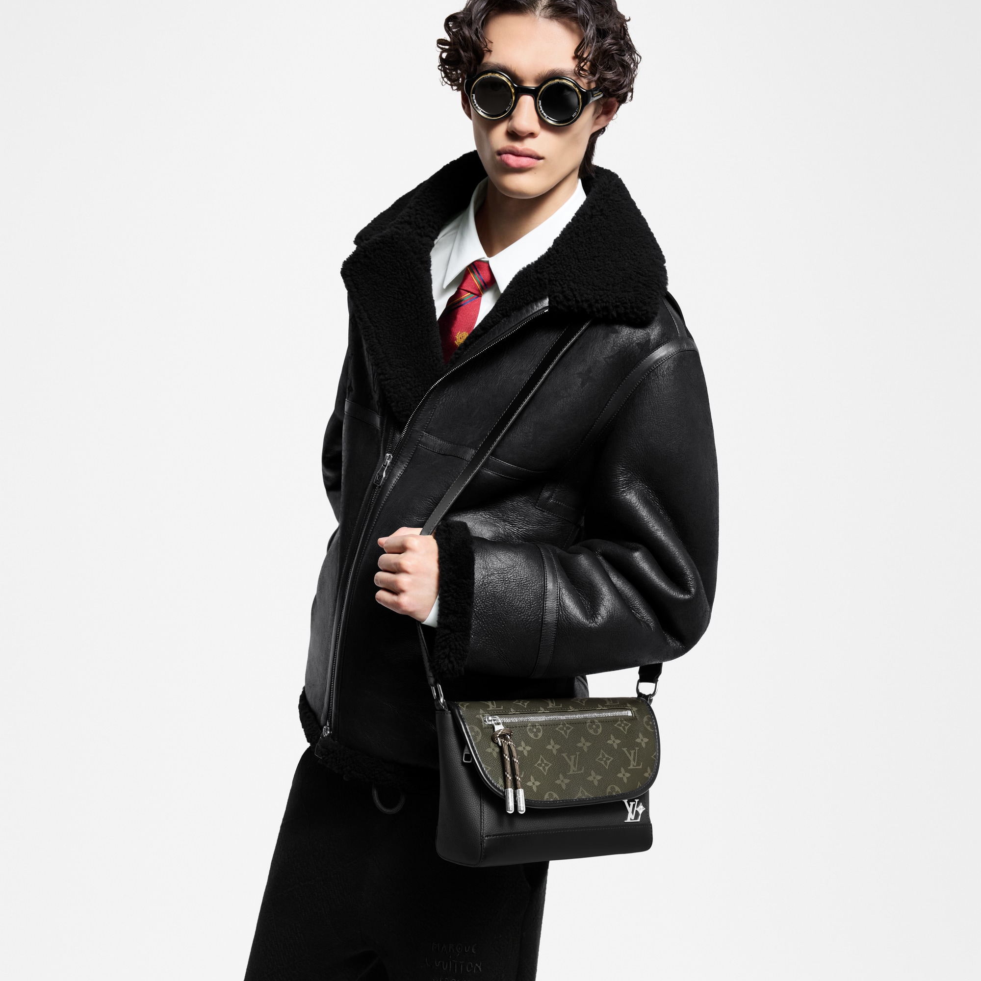 Pulse Messenger Other Leathers in Bags and Small Leather Goods