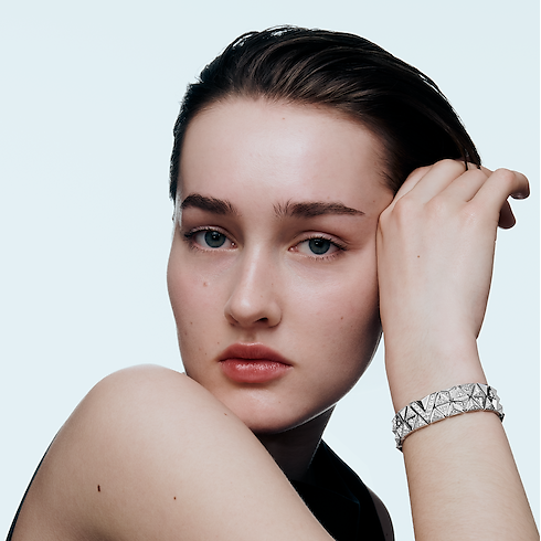 Pure V Two-Row Bracelet, White Gold and Diamonds in Jewellery's Categories Bracelets collections by Louis Vuitton (Product zoom)