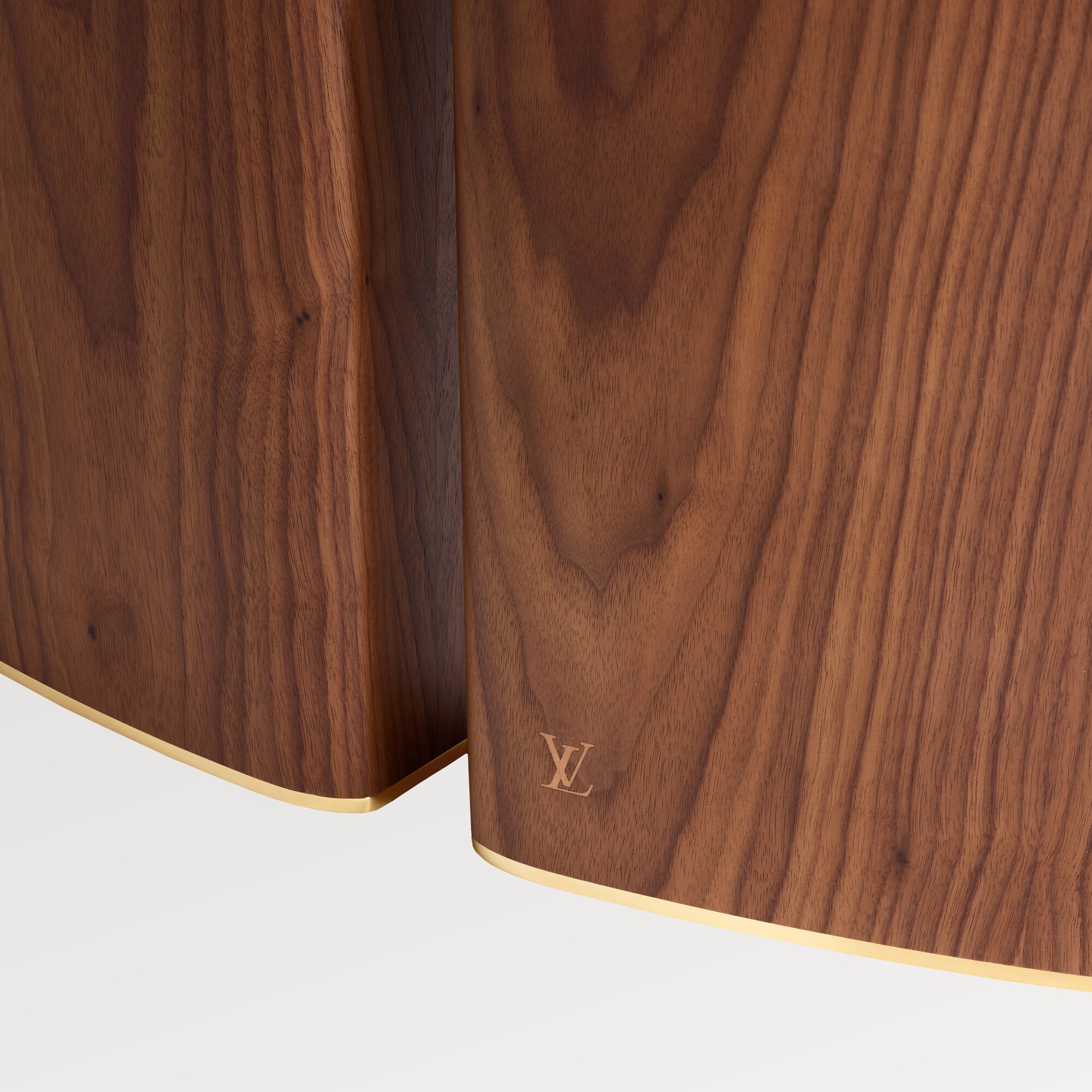 Puzzle Dining Table MM  in Trunks, Travel and Home