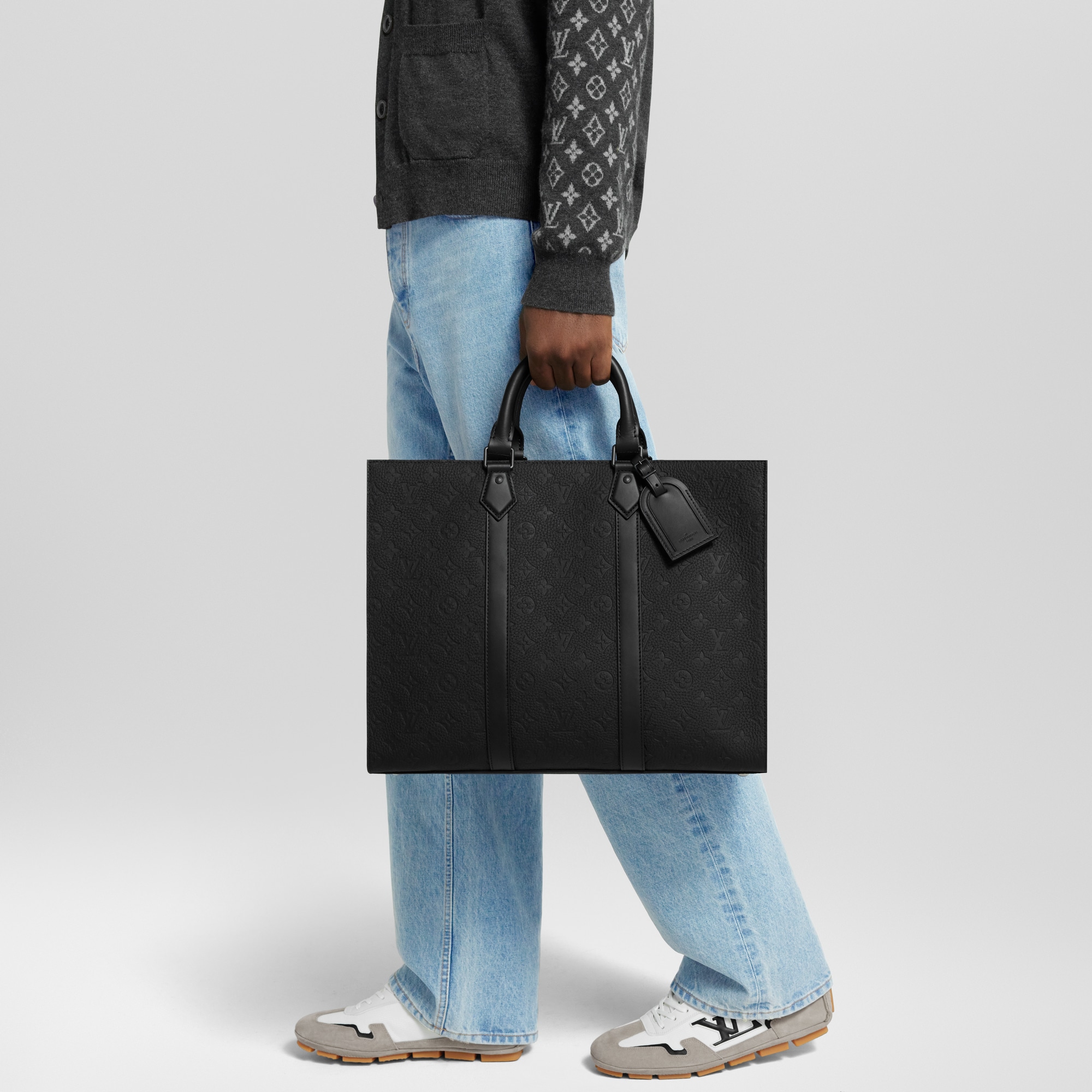 Sac Plat 24H Taurillon Monogram in Men