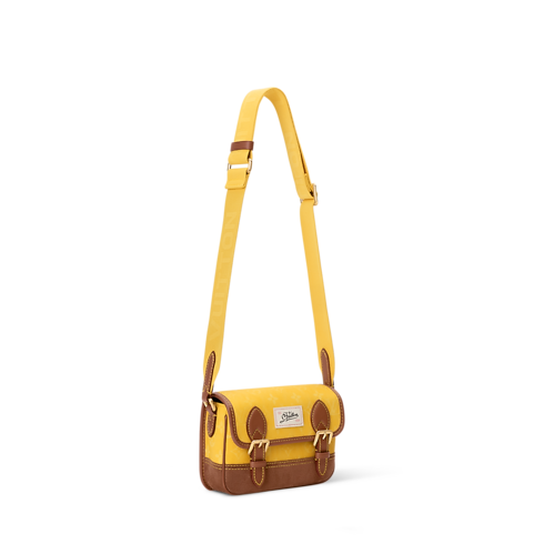 Satchel Wearable Wallet side view