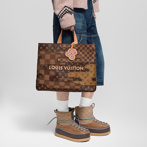 Shopper Tote MM Other Monogram Canvas in Bags and Small Leather Goods's Men Bags Newness collections by Louis Vuitton (Product zoom)