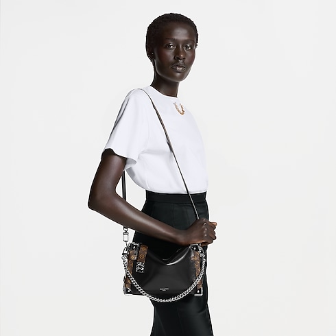 Side Trunk Vibe MM H34 in Bags and Small Leather Goods's Women Bags LV Icons collections by Louis Vuitton (Product zoom)