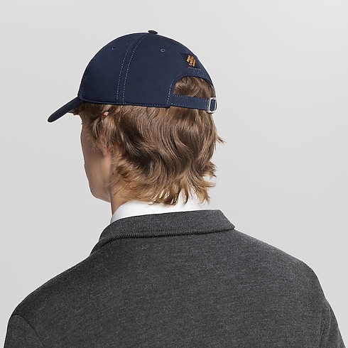 Signature Cap S00 in Men's Accessories Hats, Beanies and Gloves collections by Louis Vuitton (Product zoom)