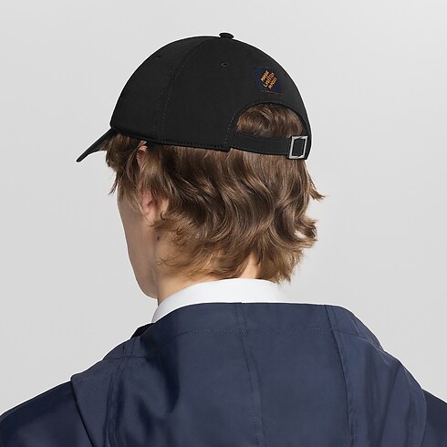 Signature Cap S00 in Men's Accessories Hats, Beanies and Gloves collections by Louis Vuitton (Product zoom)