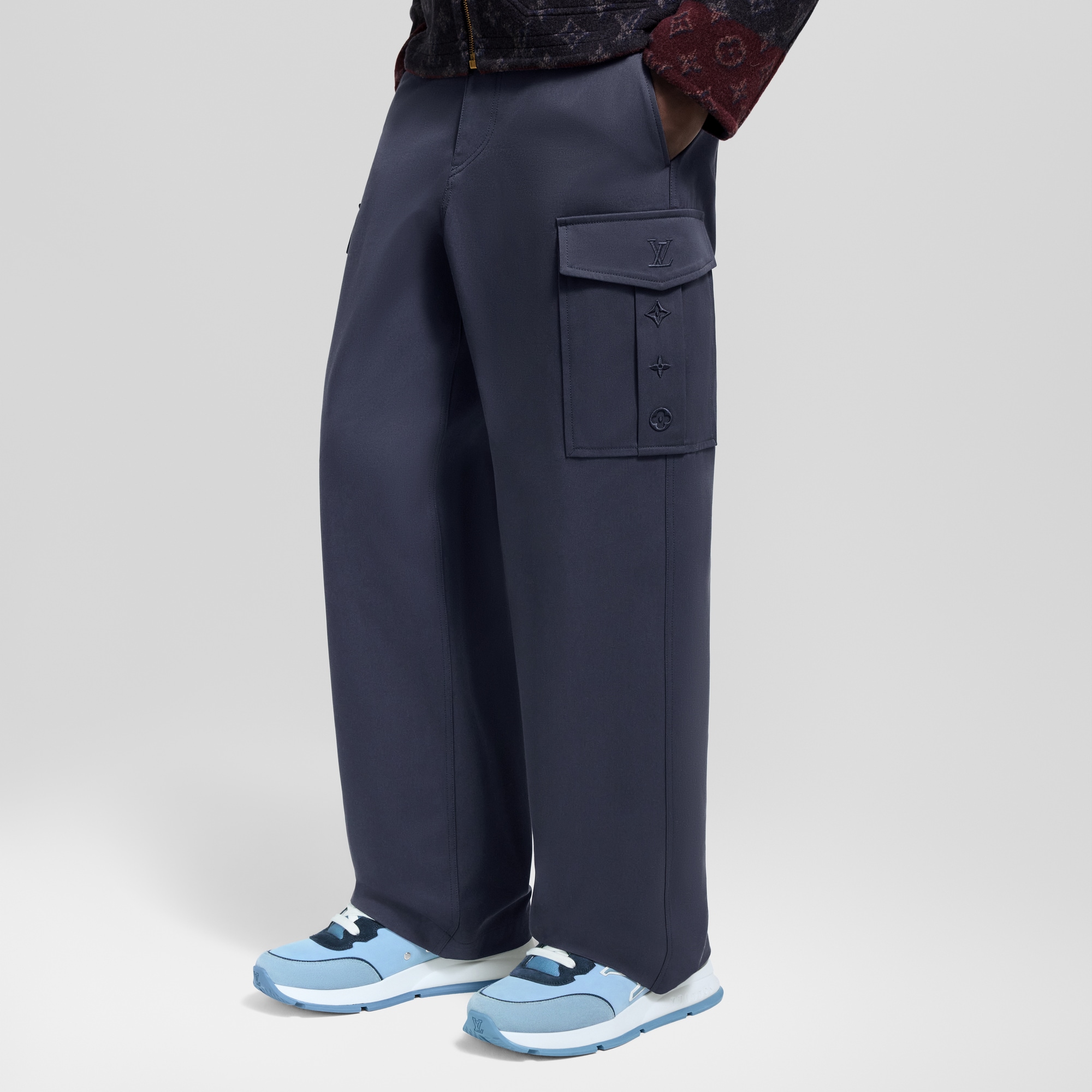 Signature Cargo Pants  in Men