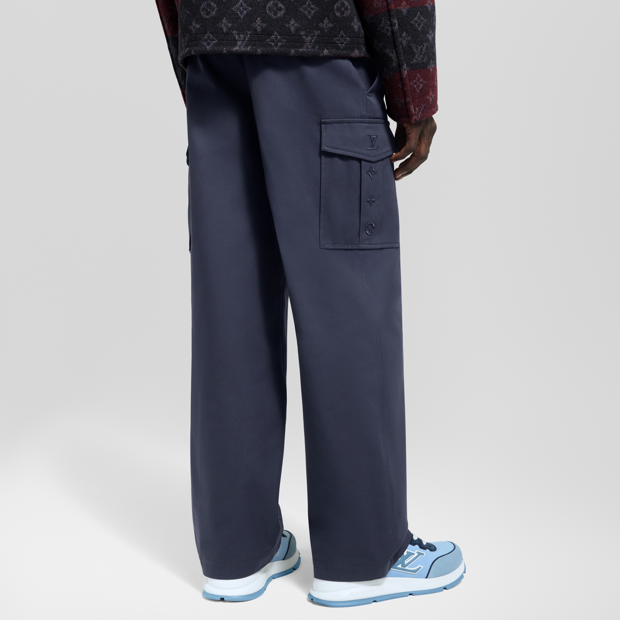 Signature Cargo Pants  in Men