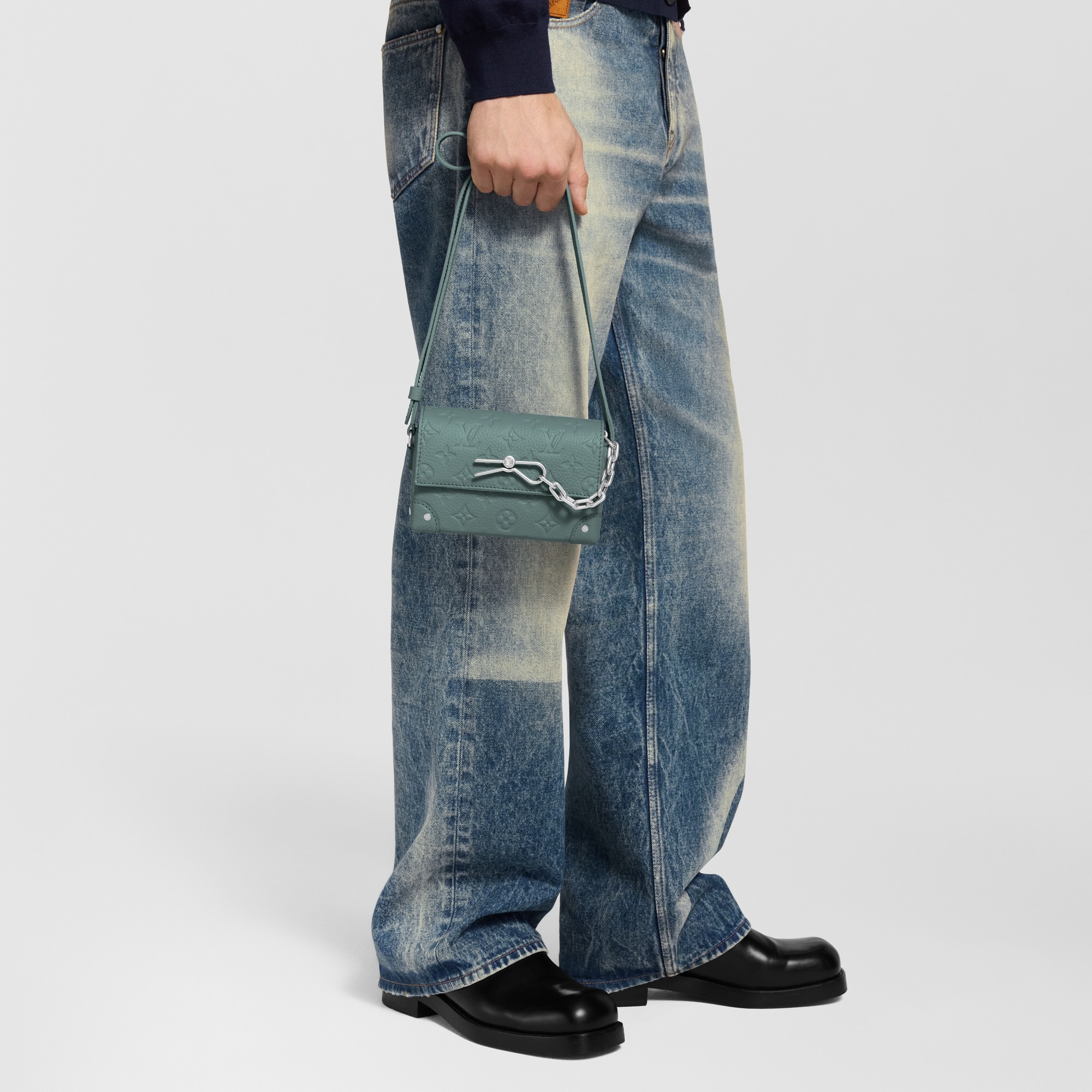 Steamer Wearable Wallet Taurillon Monogram in Bags and Small Leather Goods