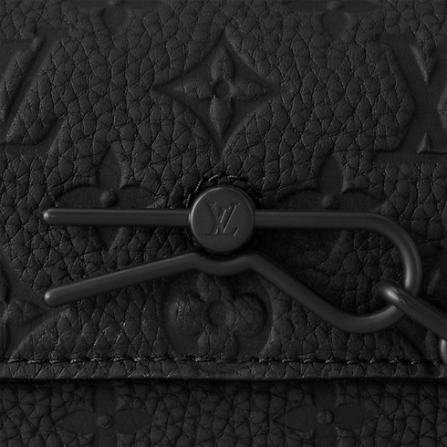 Steamer Wearable Wallet Monogram Taurillon Leather in Men's Bags All Collections collections by Louis Vuitton (Product zoom)