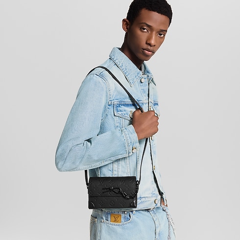 Steamer Wearable Wallet Monogram Taurillon Leather in Men's Bags All Collections collections by Louis Vuitton (Product zoom)