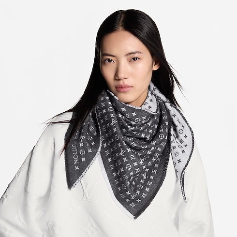 The Favorite Triangle S00 in Women's Accessories Shawls collections by Louis Vuitton (Product zoom)