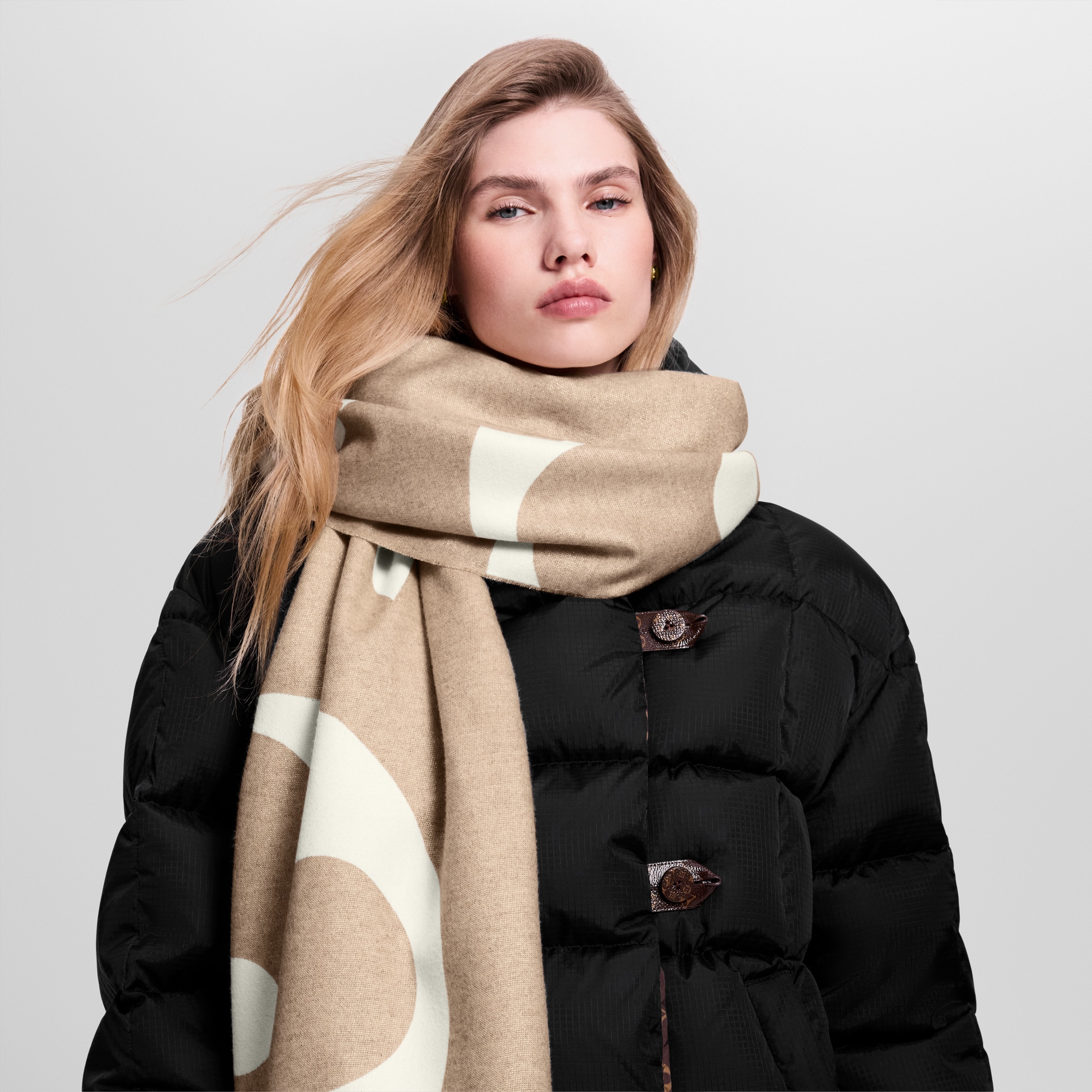 The Ultimate Shine Scarf S00 in Women