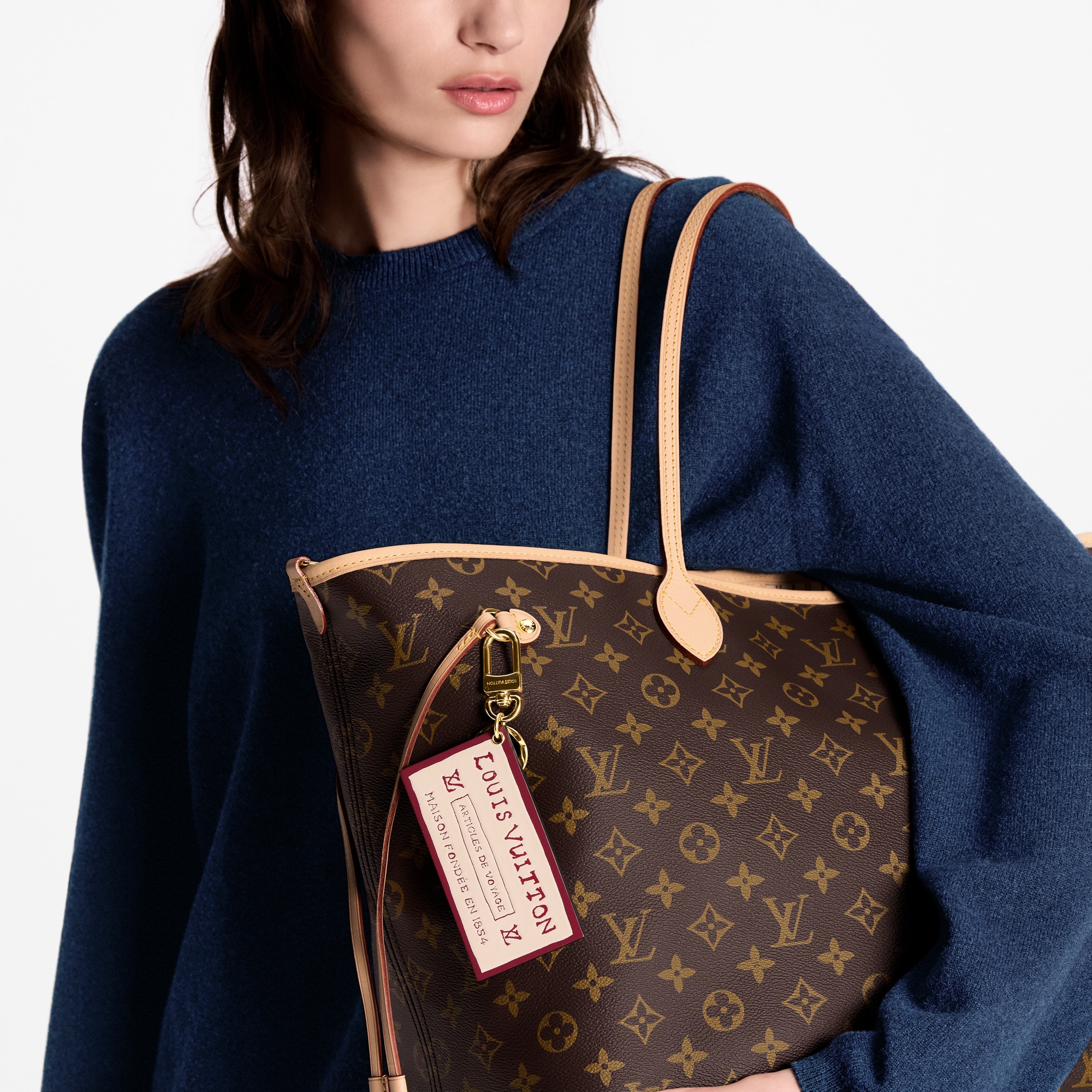 Travel Tag Bag Charm S00 in Women