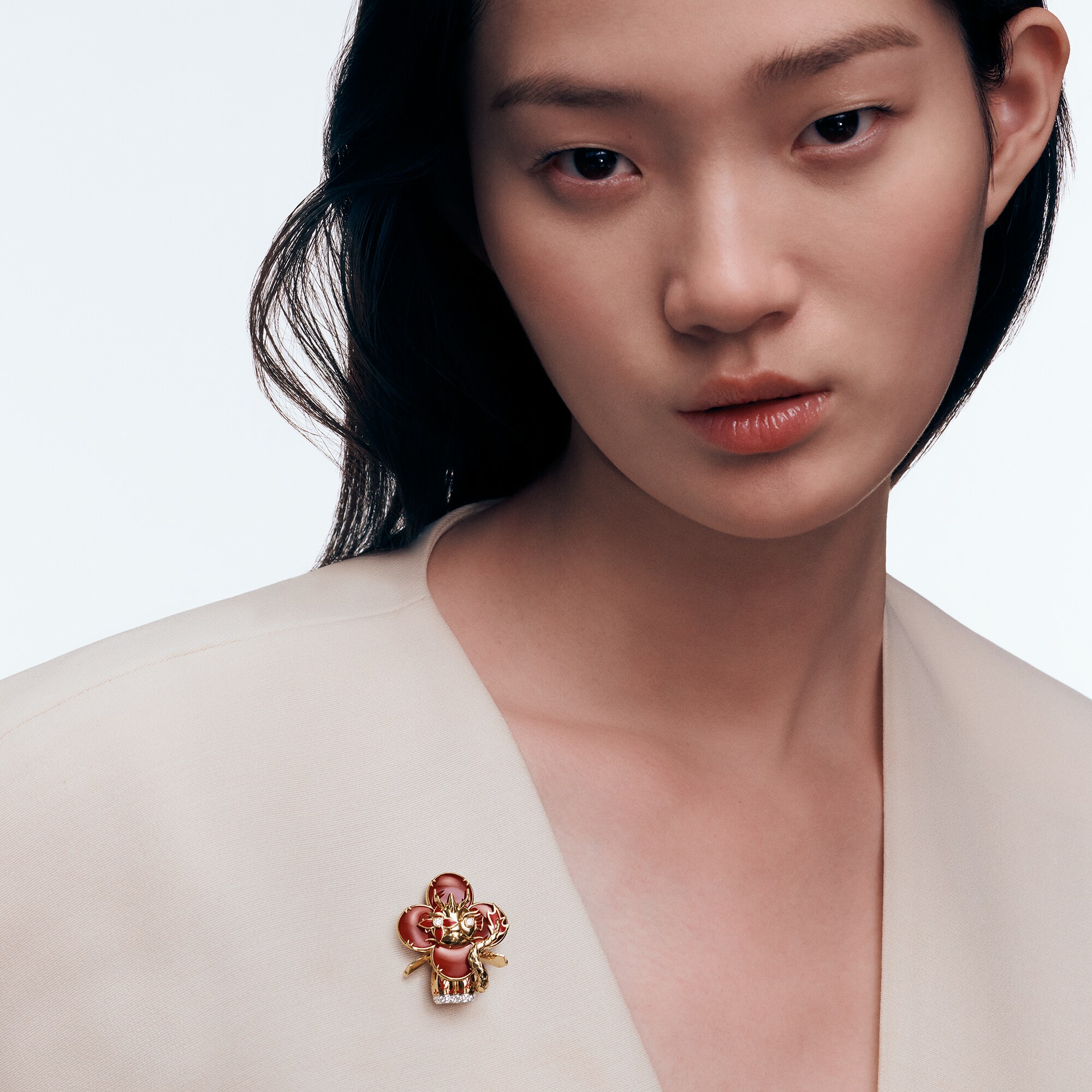 Vivienne Dragon Pendant, Yellow Gold, White Gold, Lacquer, Diamonds & Colored Gemstones  in Les Extraordinaires