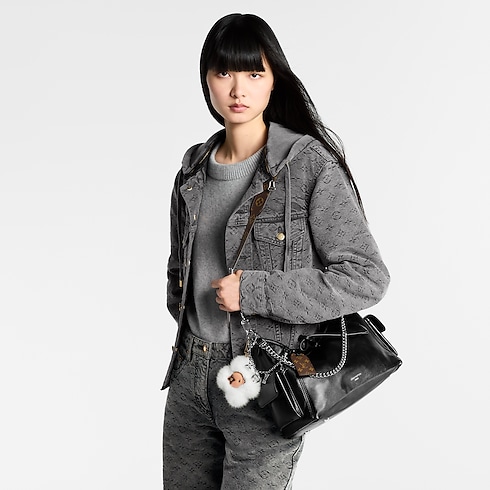 Vivienne Fur Key Holder S00 in Women's Accessories Key Holders and Bag Charms collections by Louis Vuitton (Product zoom)