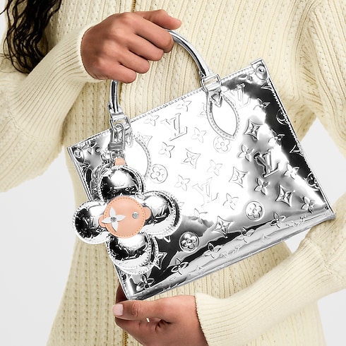 Vivienne Head Mng Mirror Key Holder S00 in Women's Accessories Key Holders and Bag Charms collections by Louis Vuitton (Product zoom)