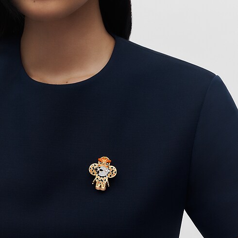 Vivienne Orange Lion Dance Pendant, Yellow Gold, White Gold, Lacquer, Diamonds & Coloured Stones in Jewellery's Categories Necklaces and Pendants collections by Louis Vuitton (Product zoom)