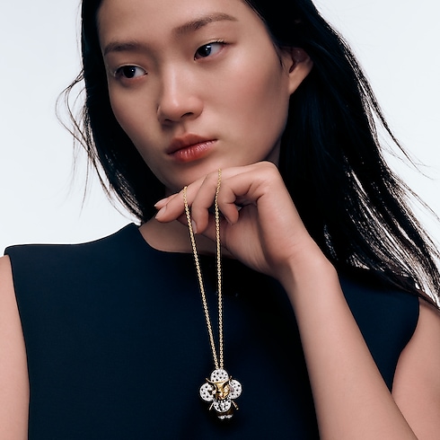 Vivienne Ox Pendant, 3 Golds, Lacquer, Diamonds & Colored Gemstones in Les Extraordinaires's Jewellery Necklaces and Pendants collections by Louis Vuitton (Product zoom)