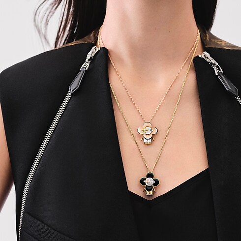 Vivienne Pendant, 3 Golds and Diamonds in Jewellery's Categories Necklaces and Pendants collections by Louis Vuitton (Product zoom)