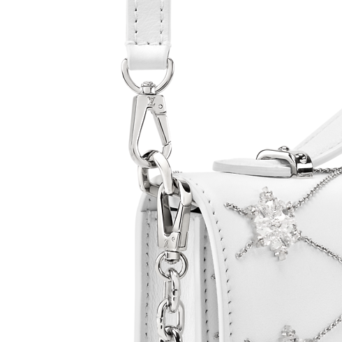 Wallet On Chain Capucines closeup view