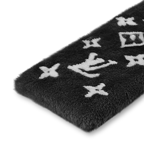 Yeti Scarf S00 in Men's Accessories Scarves collections by Louis Vuitton (Product zoom)