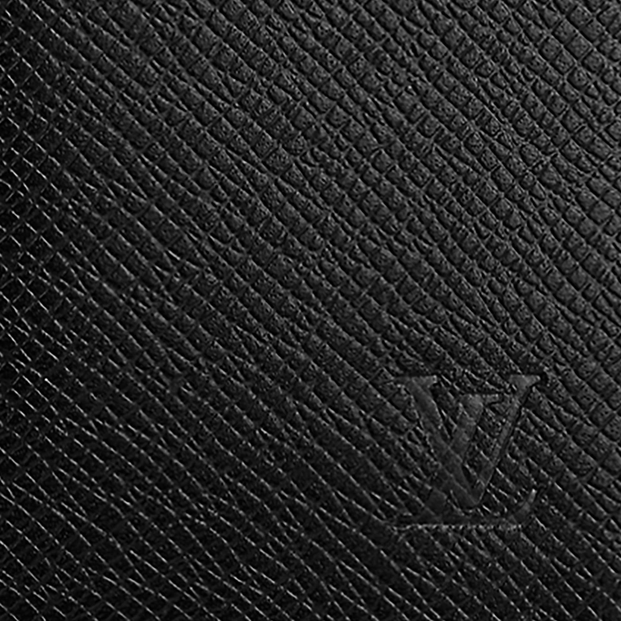 Zippy Coin Purse Vertical Taiga Leather in Men