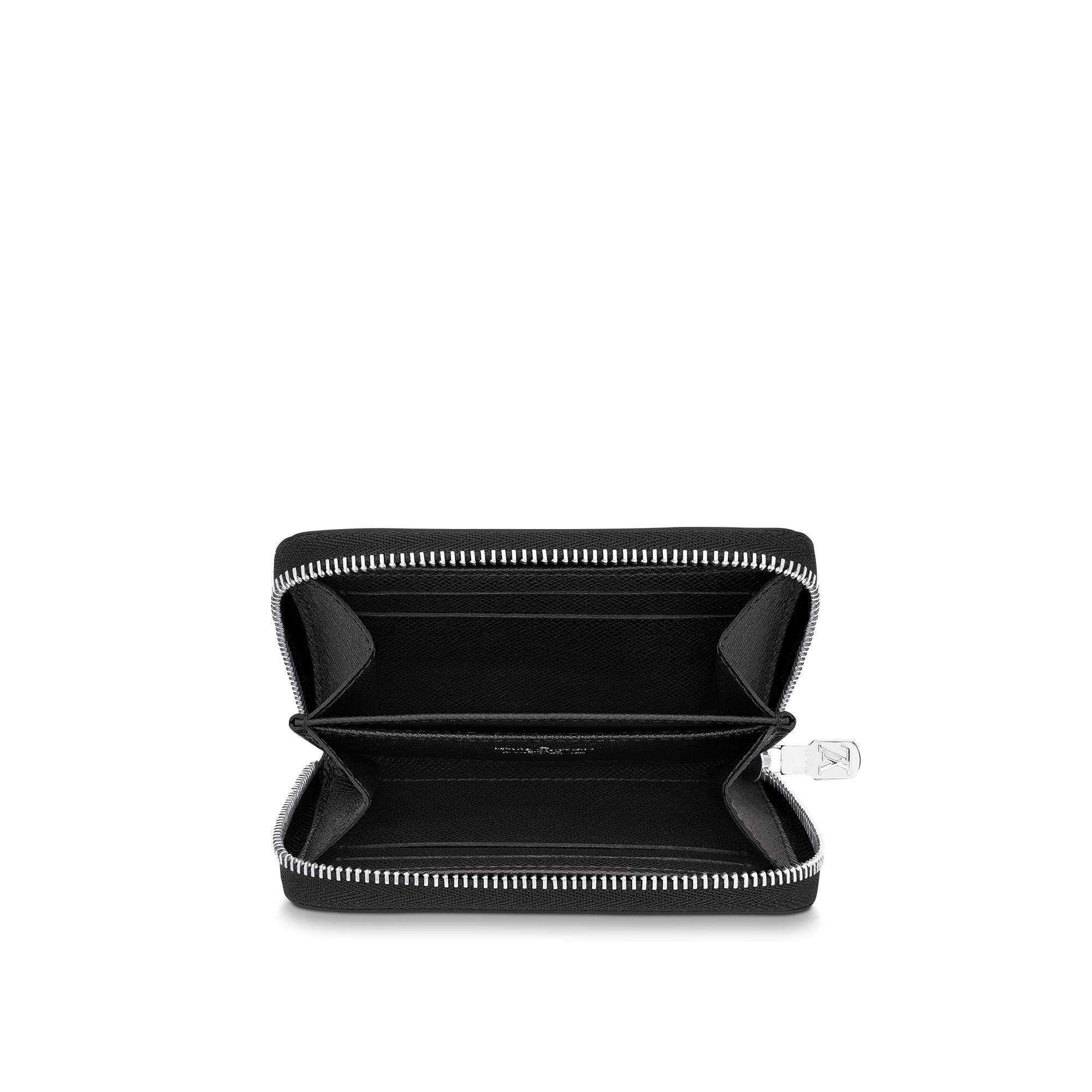 Zippy Coin Purse Vertical Taiga Leather in Men